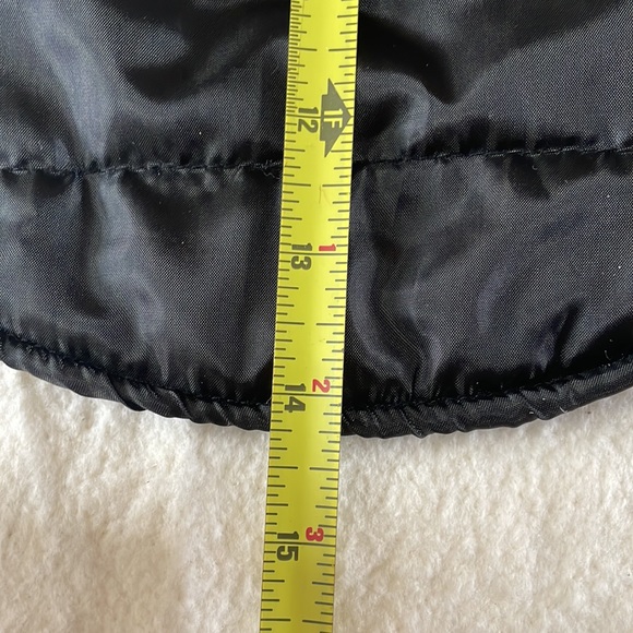 Dog Sweater. Reversible Black And Print. See Pictures For Size. Good Condition. - Picture 9 of 13